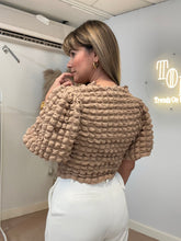 Cargar imagen en el visor de la galería, Blusa con burbujas
