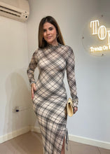 Cargar imagen en el visor de la galería, Vestido de malla a cuadros