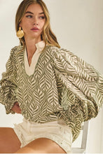 Cargar imagen en el visor de la galería, Blusa abullonada con encaje de hojas de bosque

