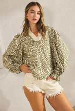 Cargar imagen en el visor de la galería, Blusa abullonada con encaje de hojas de bosque
