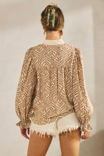 Cargar imagen en el visor de la galería, Blusa abullonada con encaje de hojas de bosque
