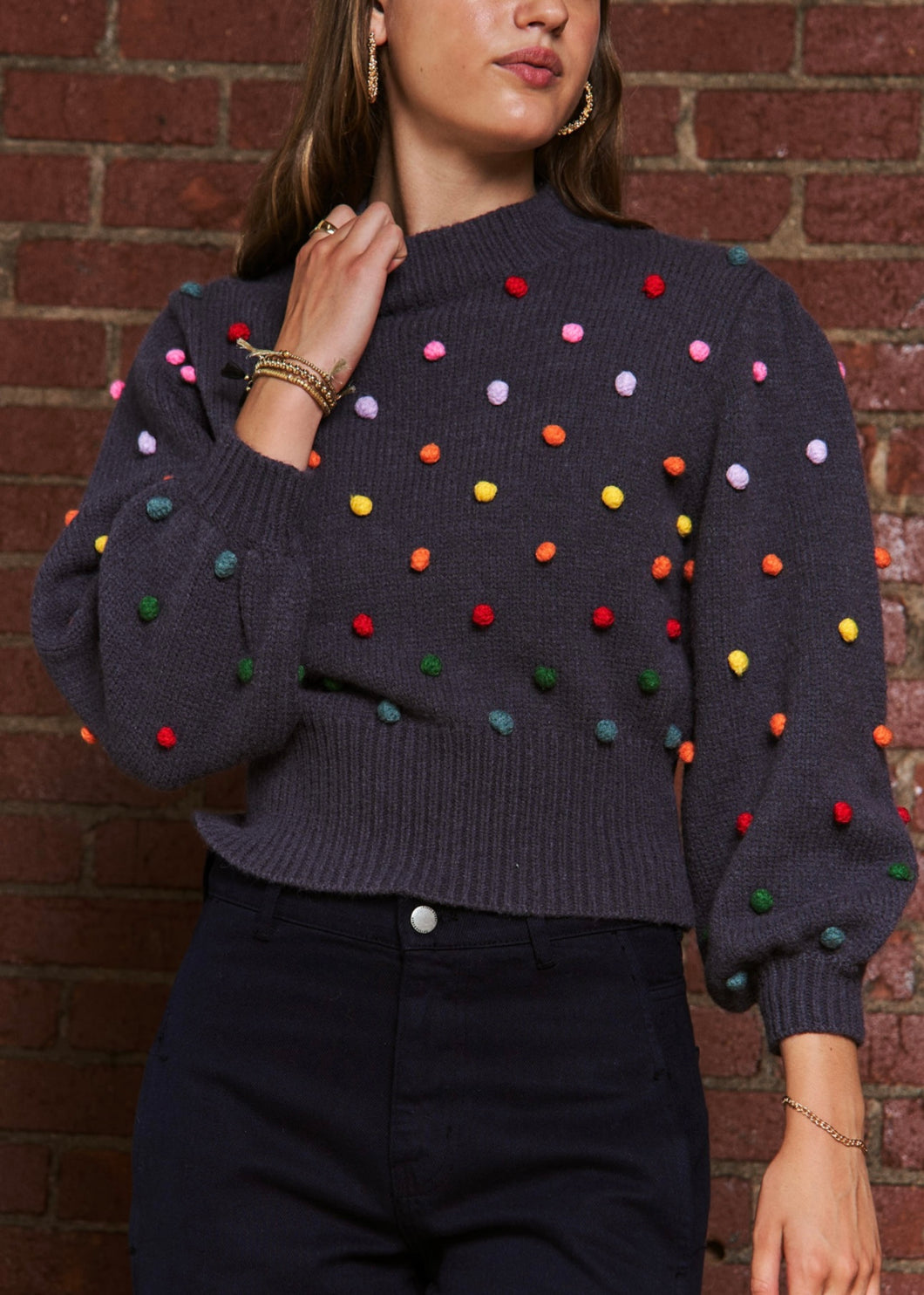 Suéter minimalista y colorido