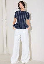 Cargar imagen en el visor de la galería, Suéter de cuello redondo
