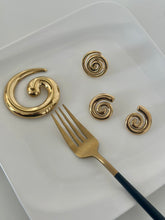 Load image into Gallery viewer, Anillo de espiral 🌀
