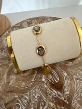 Cargar imagen en el visor de la galería, Pulsera retro diseño ovalado
