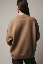 Cargar imagen en el visor de la galería, Sweater martini
