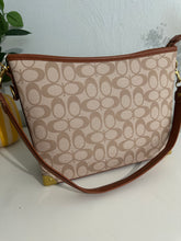 Load image into Gallery viewer, Cartera Coach
