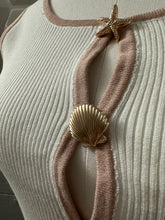 Load image into Gallery viewer, Cut out top
