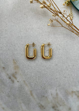 Cargar imagen en el visor de la galería, Aretes dorados

