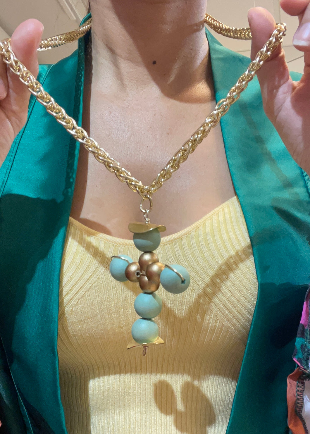 Collar largo color dorado
